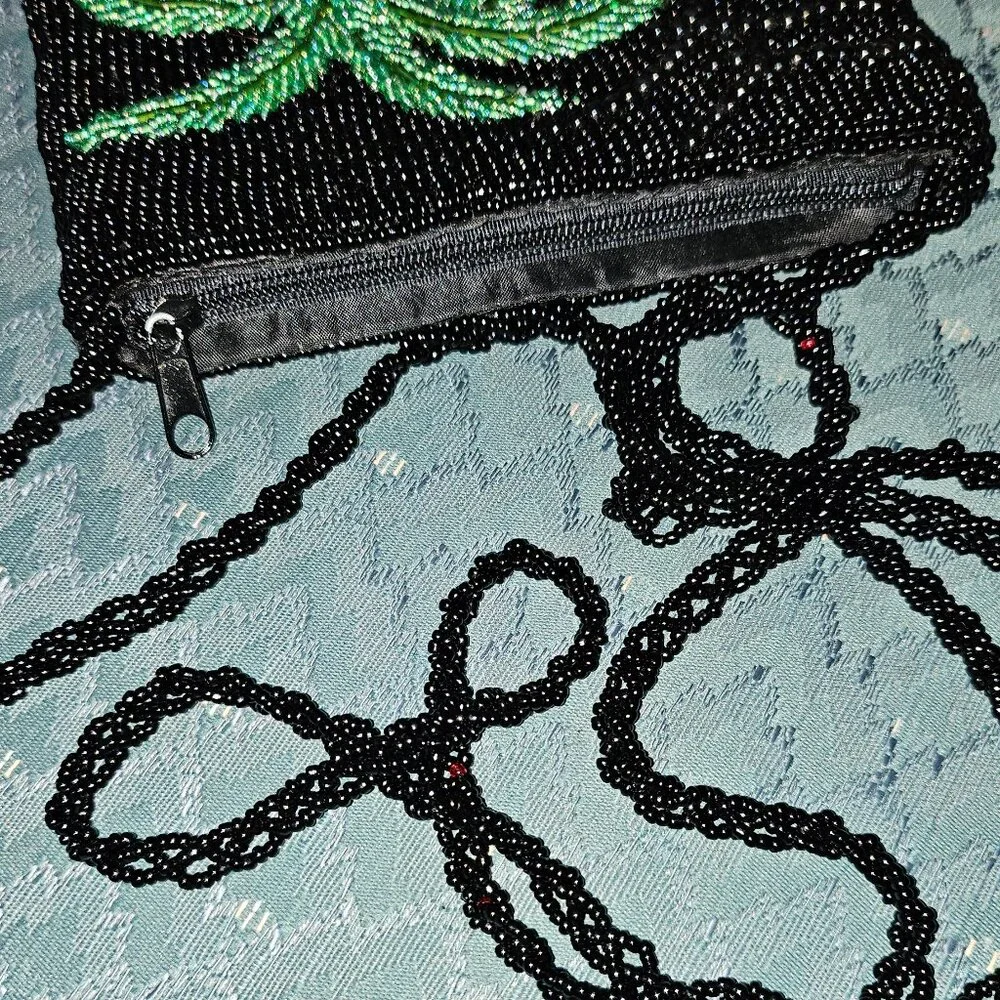 ERMO COLLECTION BEADED CROSSBODY BAG FEATURING PALM TREE and SAILBOAT MOTIF - Picture 4 of 8